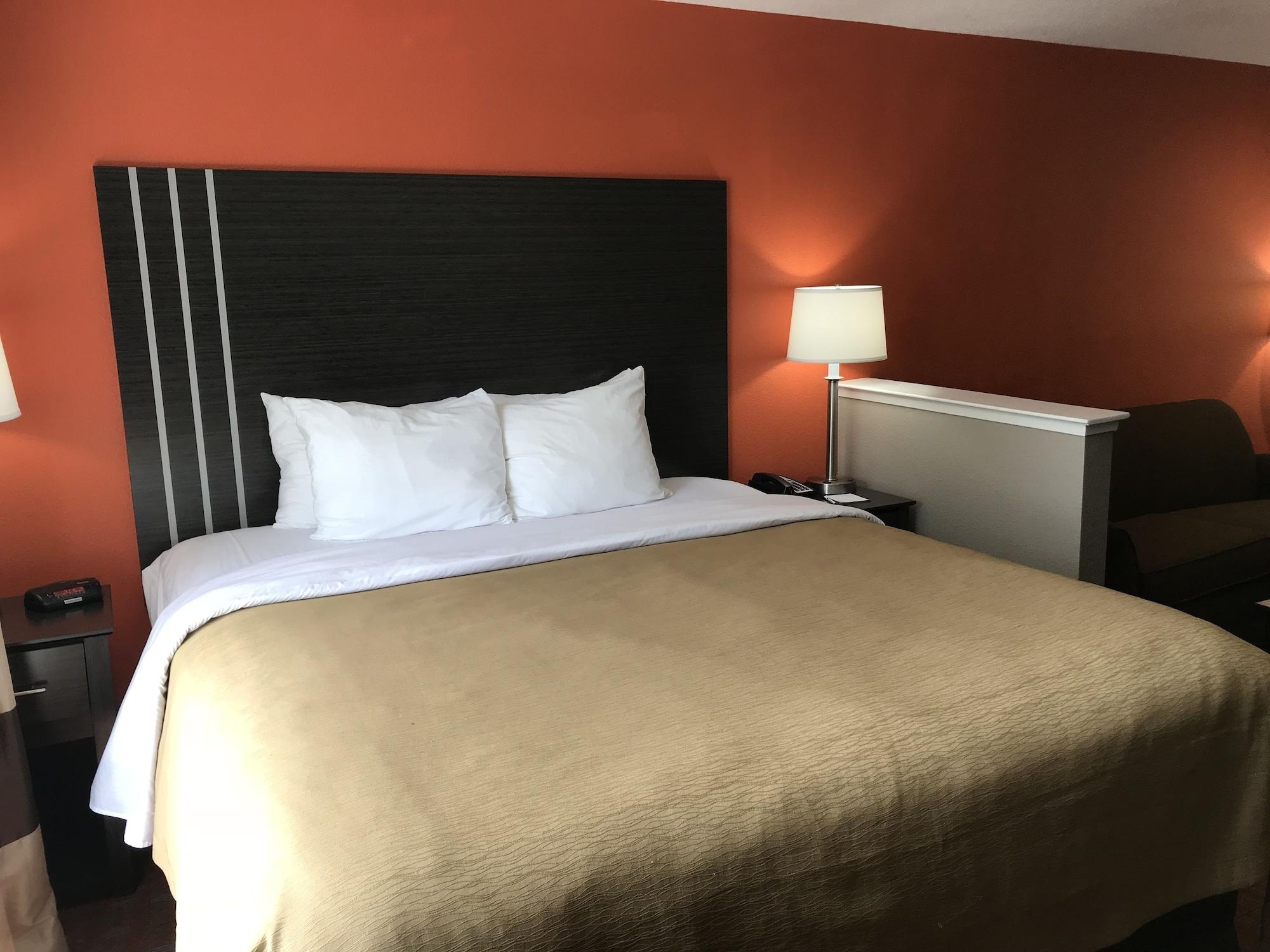 Quality & Northwest Hotel 3*