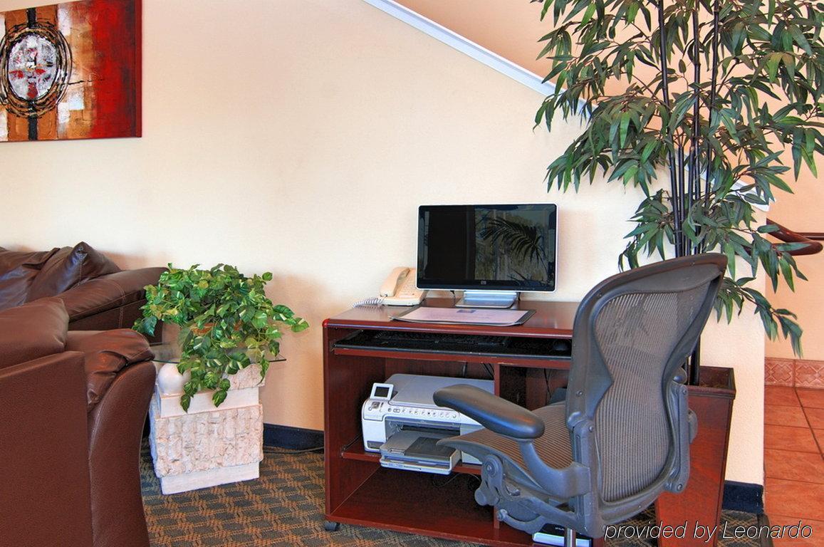 Hotel Quality & Northwest Fresno