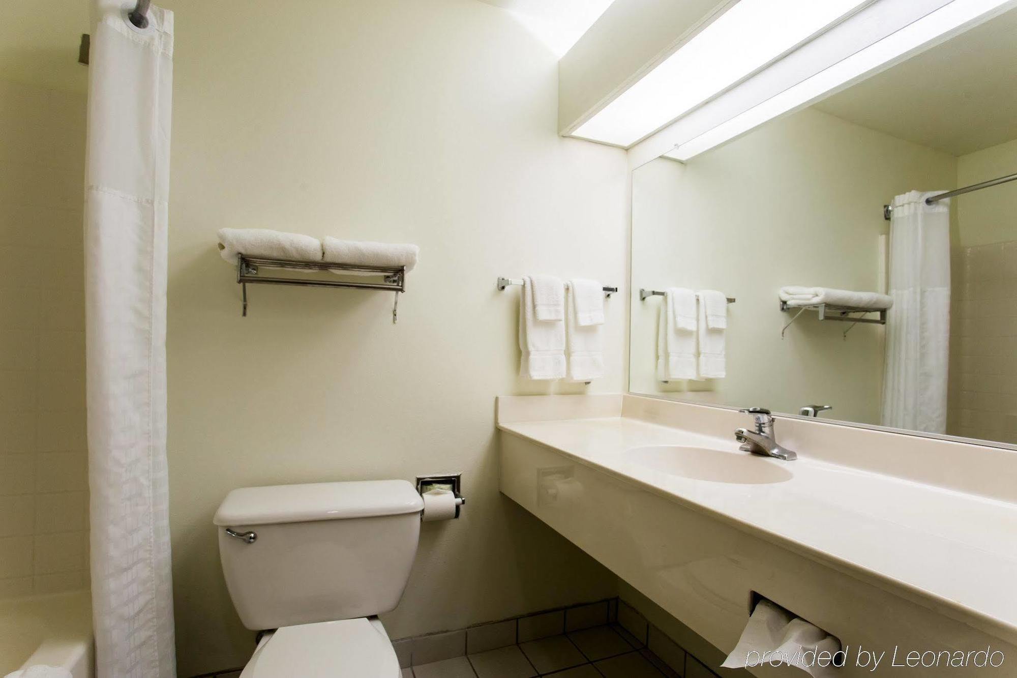 Quality & Northwest Hotel 3*